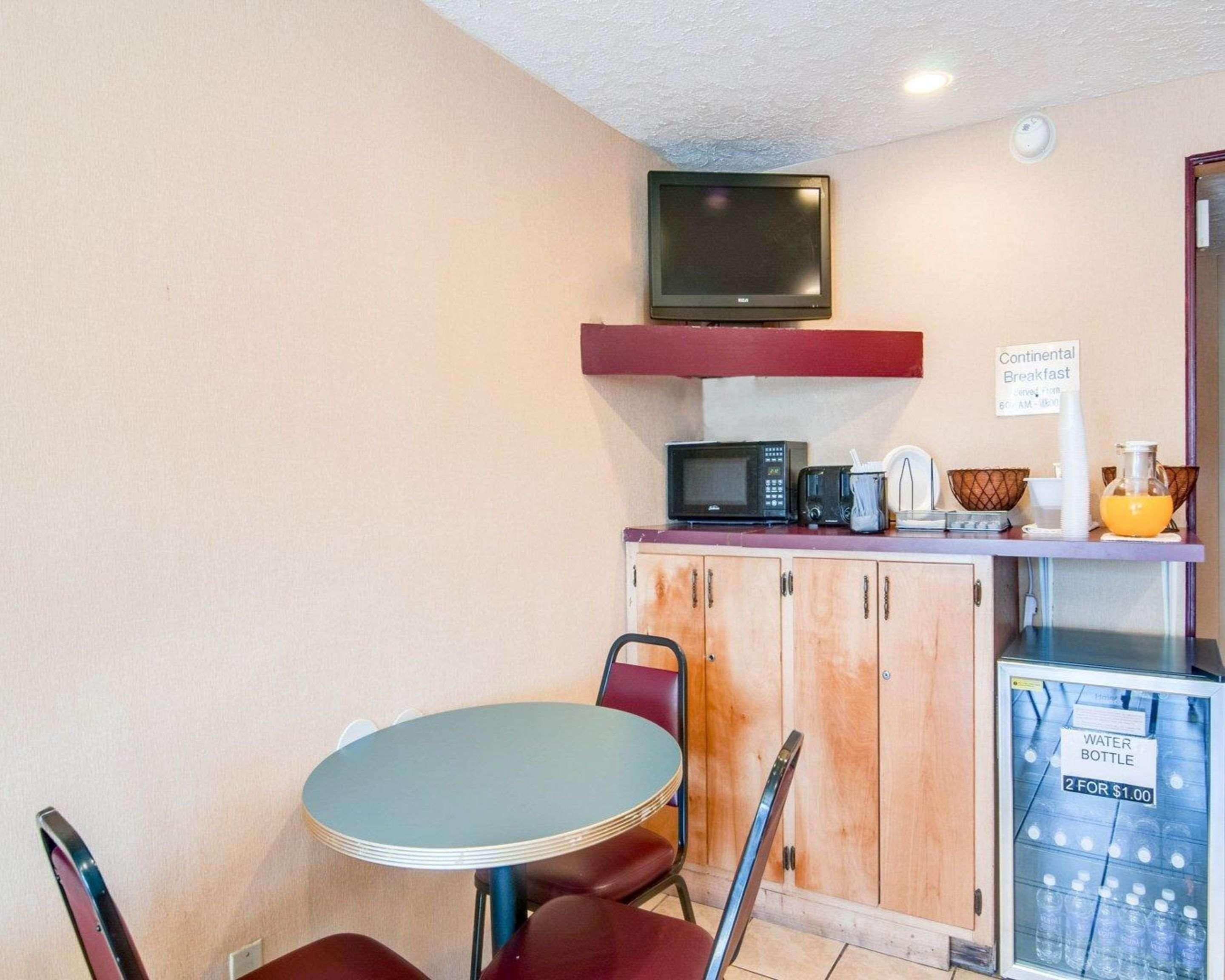 Rodeway Inn Galax Highway 58 Экстерьер фото